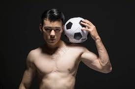 女足明星遭百万富翁跟踪骚扰，雇佣保镖应对